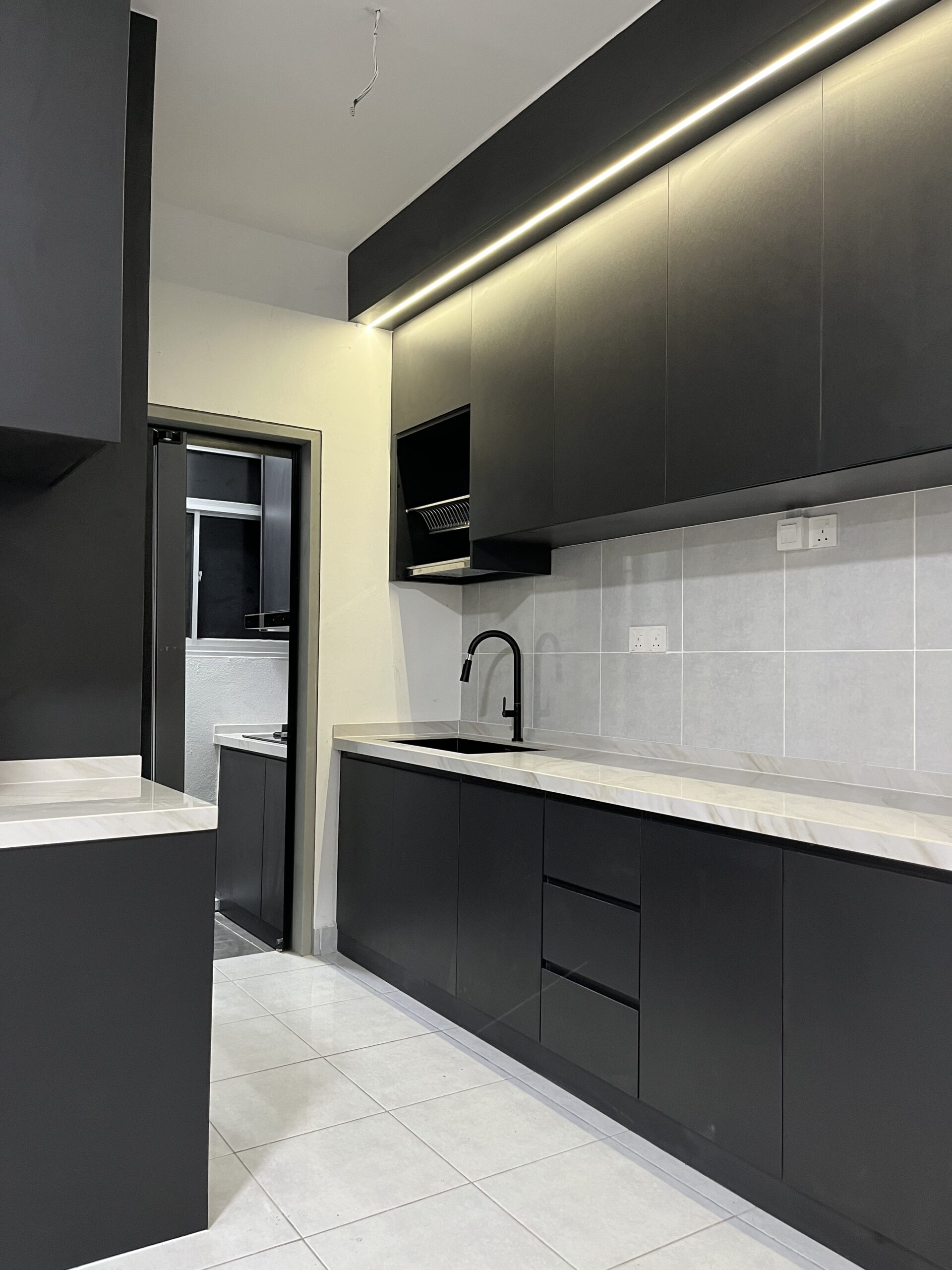 Black kitchen cabinet detail by EUKA Living