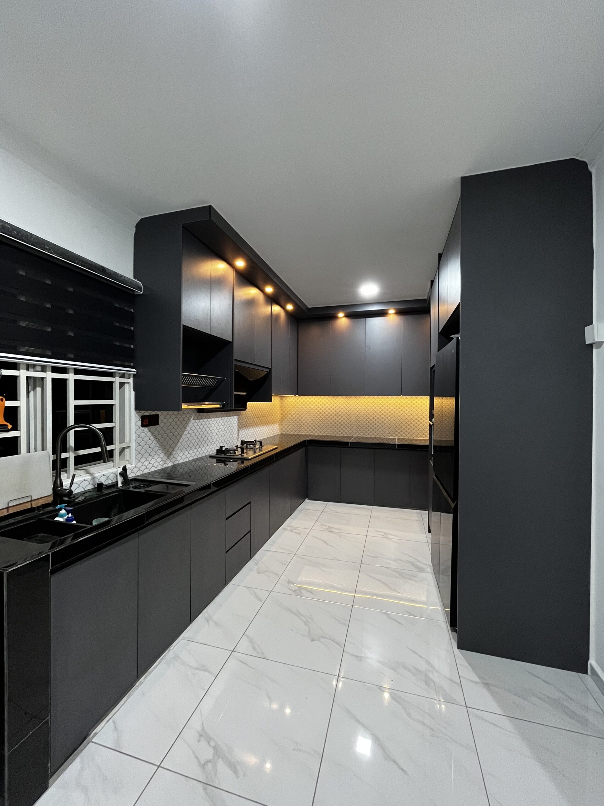 Dark kitchen cabinet by EUKA Living